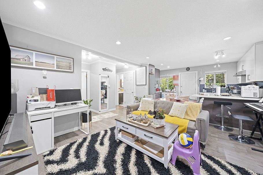 189 64th Ave E Street Vancouver, BC - 3
