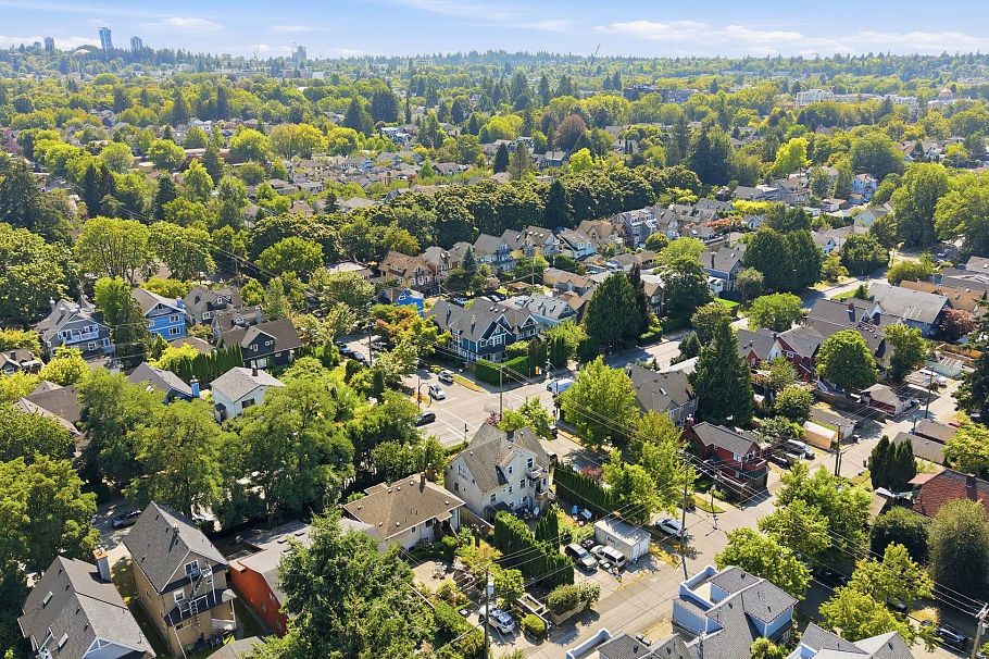 93 W 12th Avenue Vancouver, BC - 7