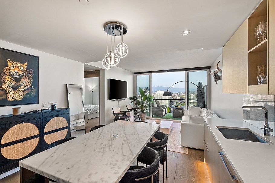 2916 89 Nelson Street Vancouver, BC - 4