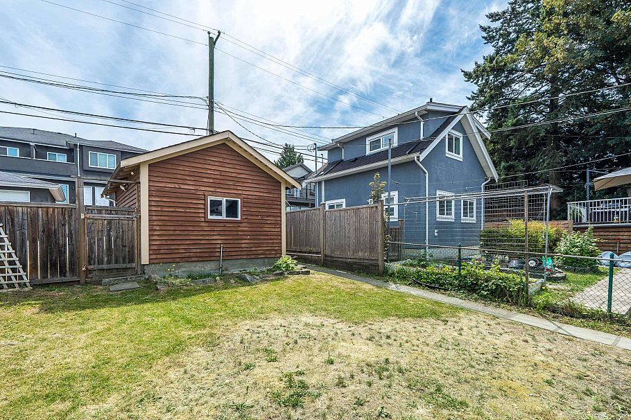 4476 Beatrice Street Vancouver, BC - 37