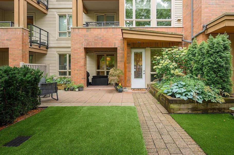 112 2601 Whiteley Court North Vancouver, BC - 1