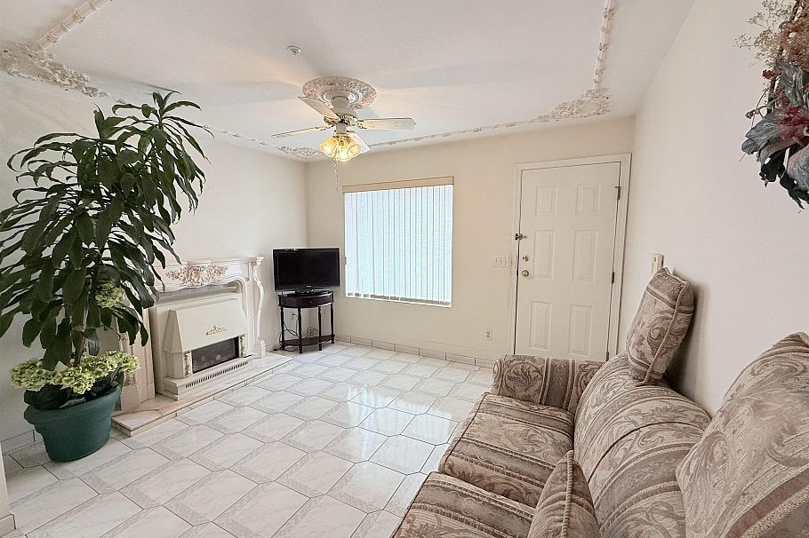 2458 E 5th Avenue Vancouver, BC - 18