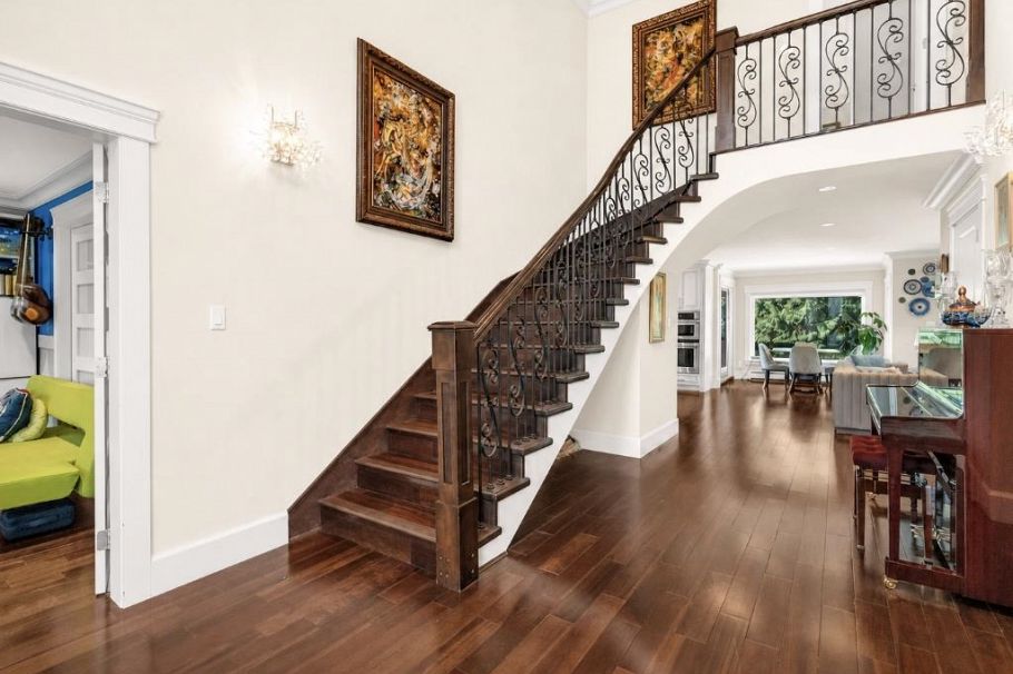 3263 Norwood Avenue North Vancouver, BC - 2