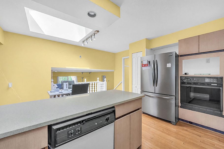 137 W Woodstock Avenue Vancouver, BC - 10