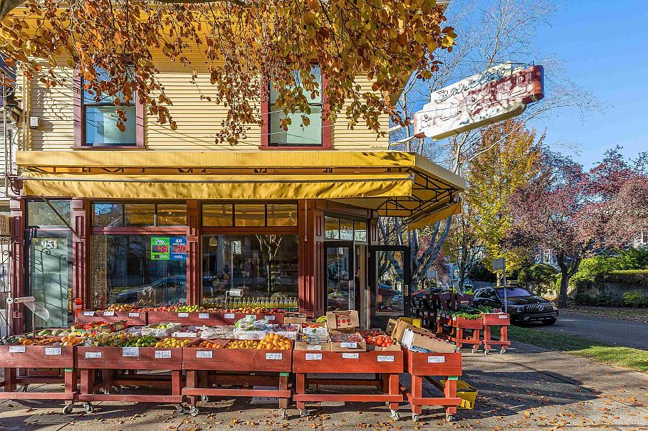 302 710 Chilco Street Vancouver, BC - 35