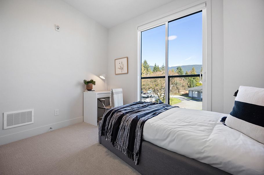 3114 Woodbine Drive North Vancouver, BC - 25