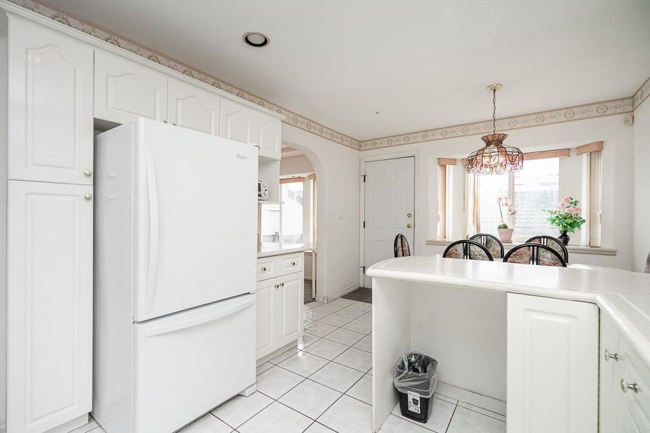 726 E 56th Avenue Vancouver, BC - 5