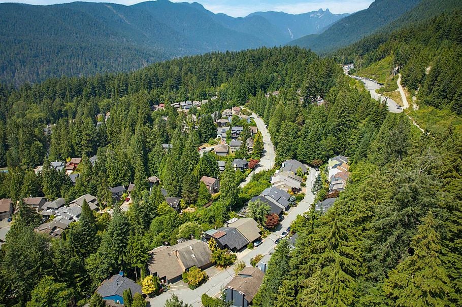 5623 Eagle Court North Vancouver, BC - 1