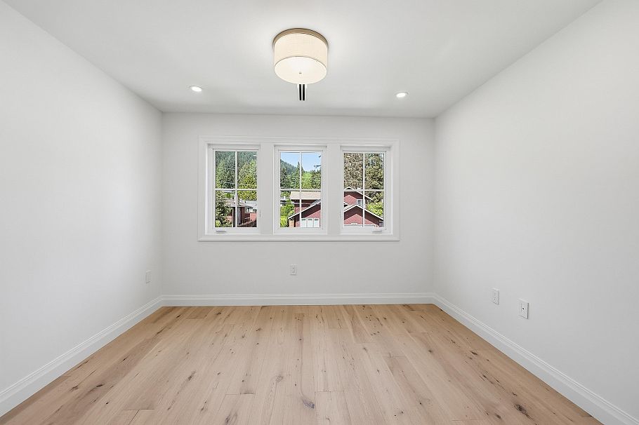 1249 Frederick Road North Vancouver, BC - 23