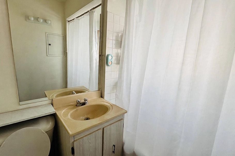 2561 Mcgill Street Vancouver, BC - 9