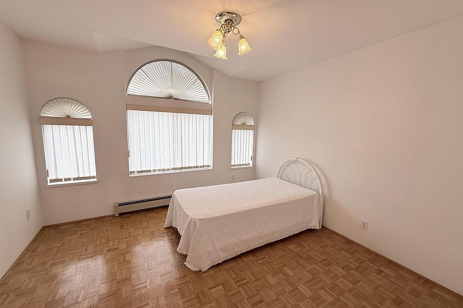 2458 E 5th Avenue Vancouver, BC - 16