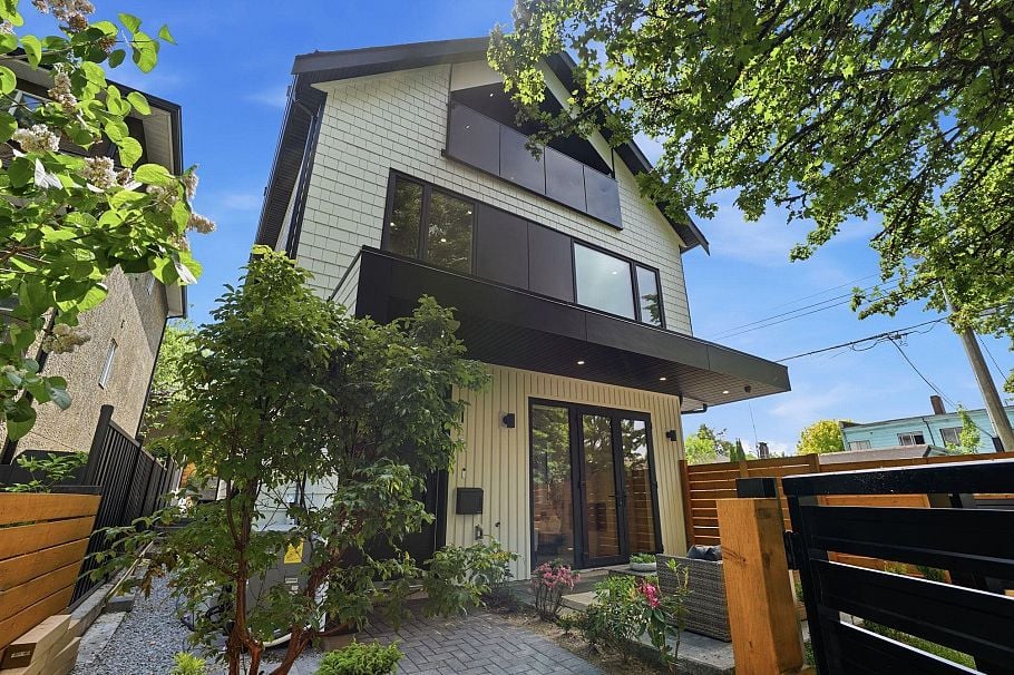 1 2438 E 20th Avenue Vancouver, BC - 34