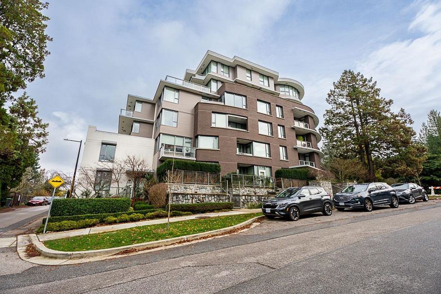 301 505 W 30th Avenue Vancouver, BC - 1