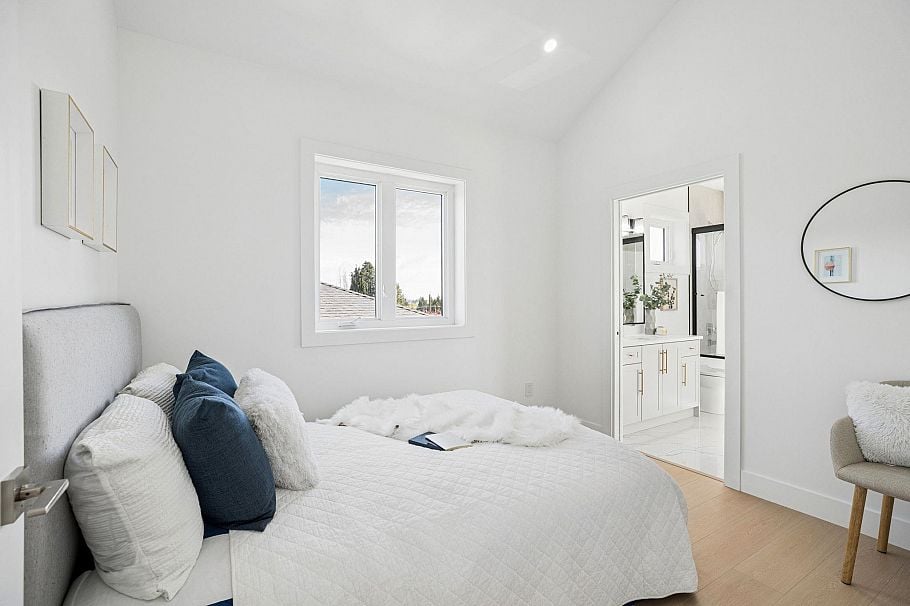 1005 E 55th Avenue Vancouver, BC - 32