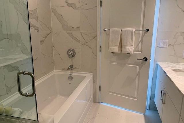 904 175 Victory Ship Way North Vancouver, BC - 9