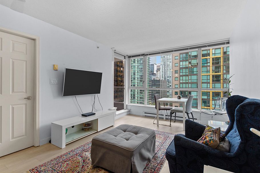 1401 1420 W Georgia Street Vancouver, BC - 3