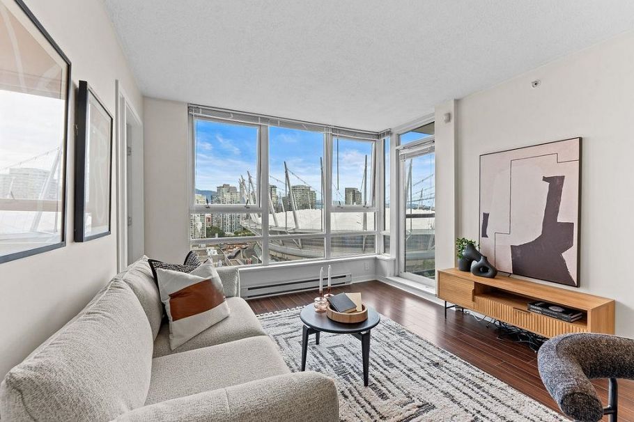 2607 928 Beatty Street Vancouver, BC - 1