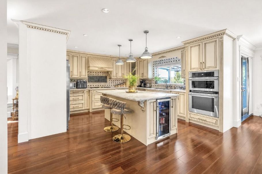 3263 Norwood Avenue North Vancouver, BC - 3