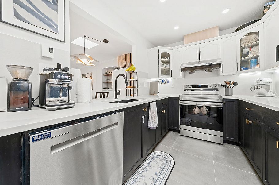 305 1318 W 6th Avenue Vancouver, BC - 3