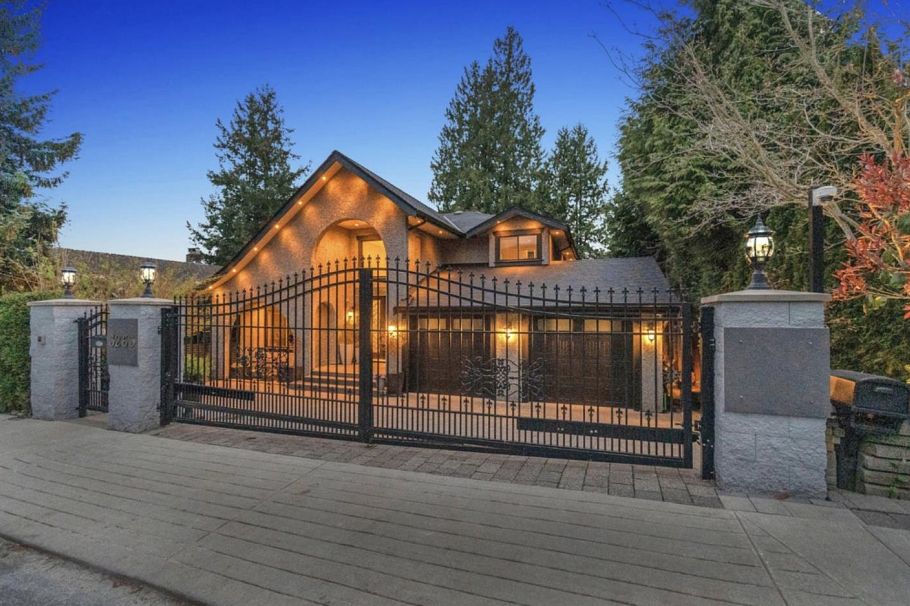 3263 Norwood Avenue North Vancouver, BC - 20