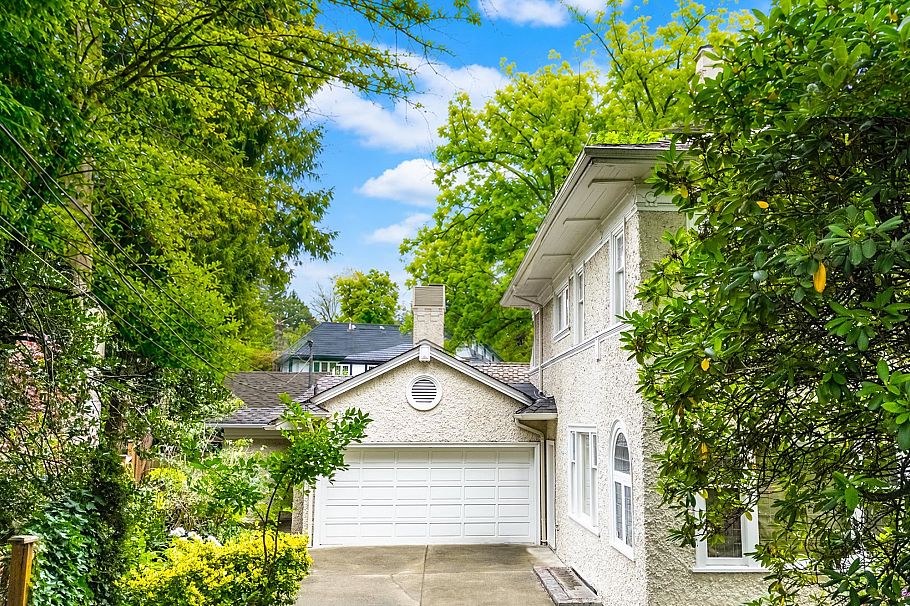1588 W 29th Avenue Vancouver, BC - 3
