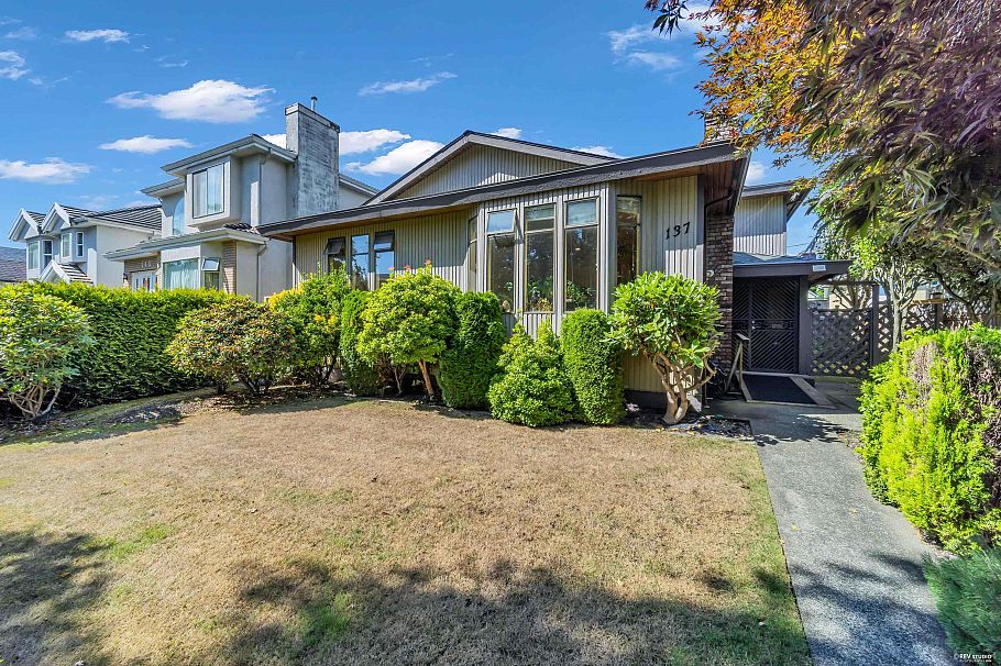 137 W Woodstock Avenue Vancouver, BC - 36