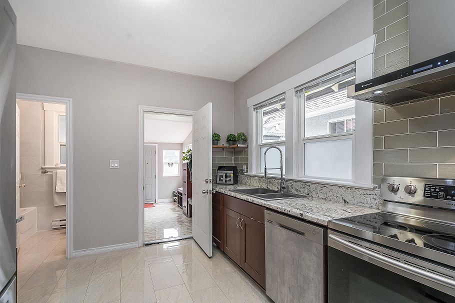 4476 Beatrice Street Vancouver, BC - 18