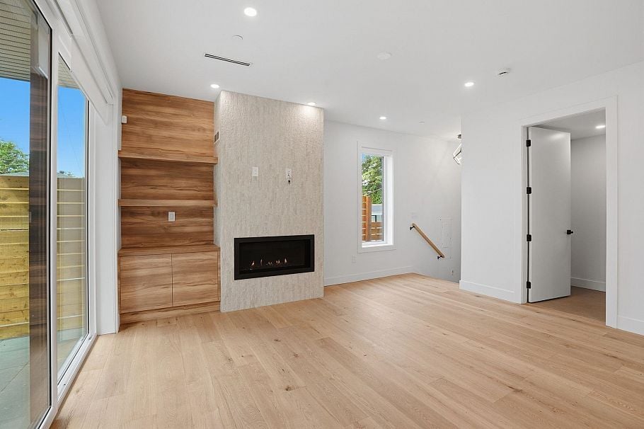2 2438 E 20th Avenue Vancouver, BC - 6
