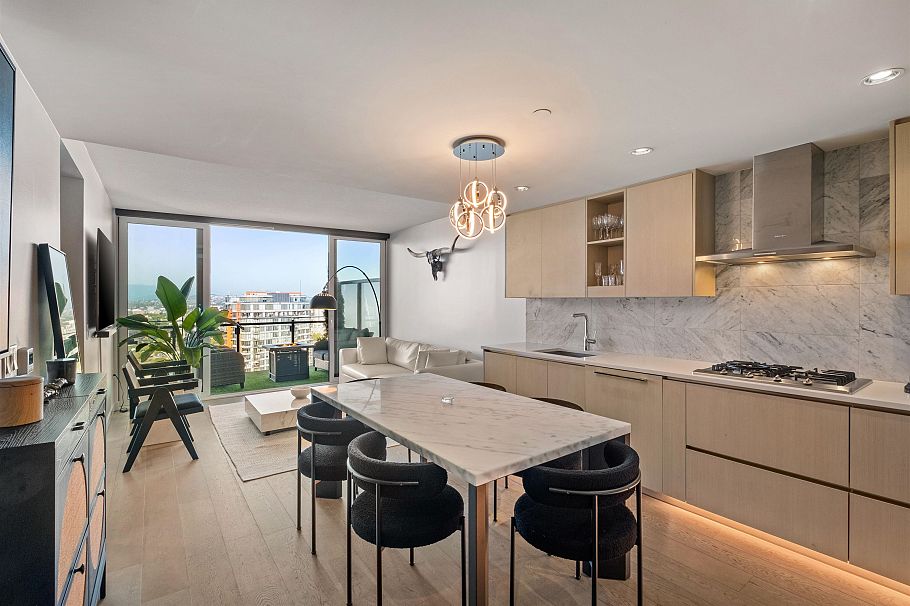 2916 89 Nelson Street Vancouver, BC - 3