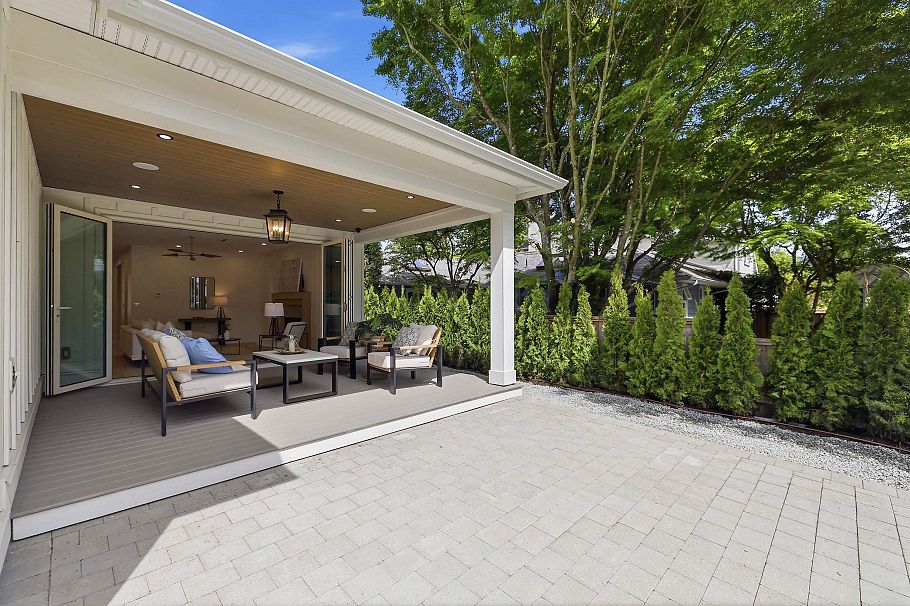 1249 Frederick Road North Vancouver, BC - 37