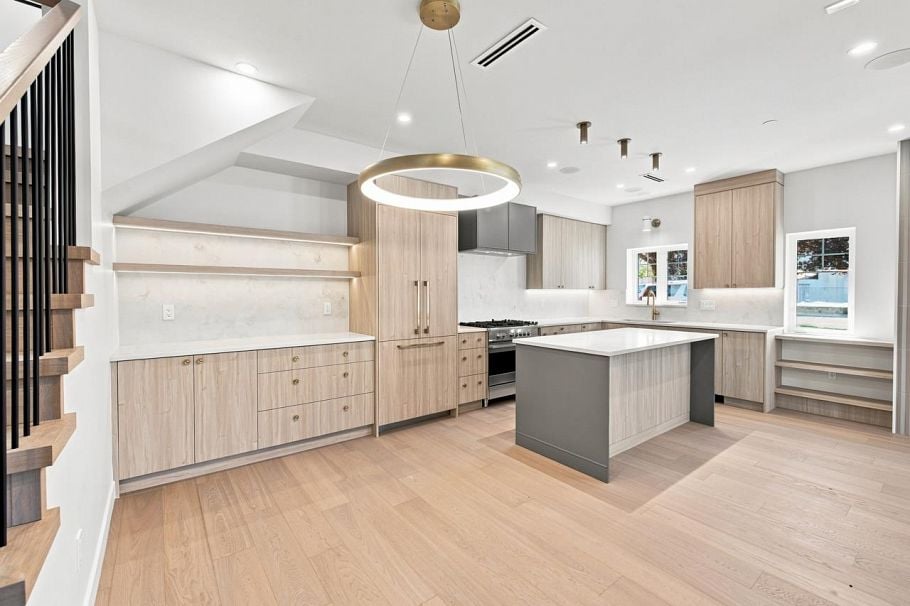 3206 E Georgia Street Vancouver, BC - 10