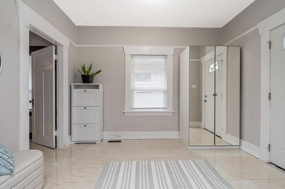 4476 Beatrice Street Vancouver, BC - 7