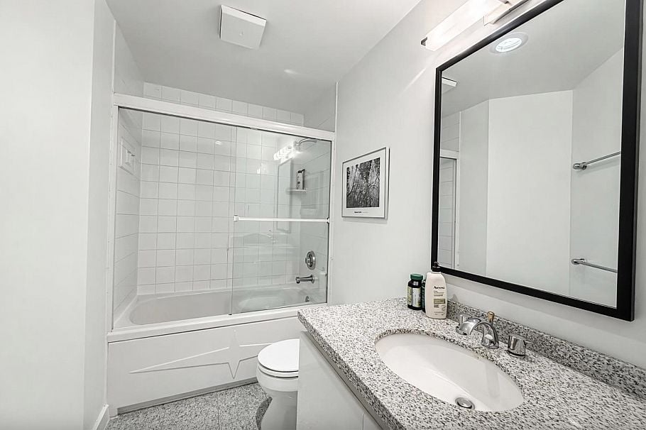 902 1888 Alberni Street Vancouver, BC - 24