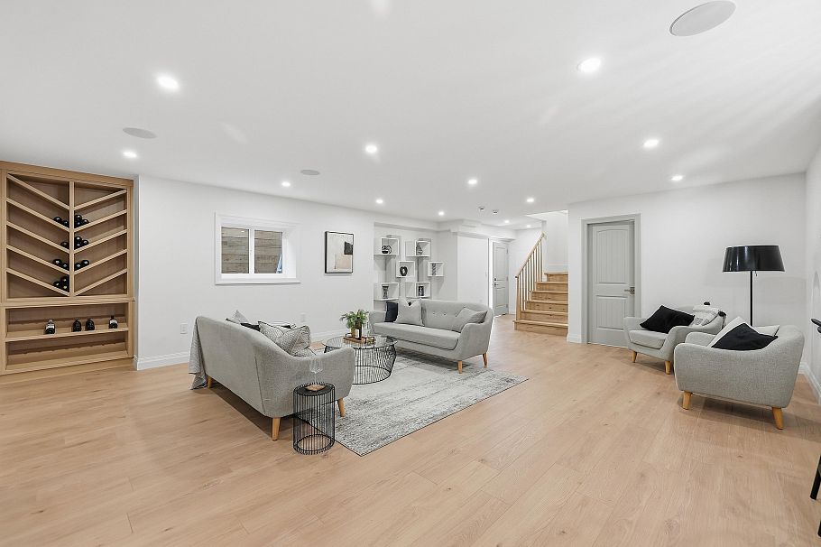 1249 Frederick Road North Vancouver, BC - 28