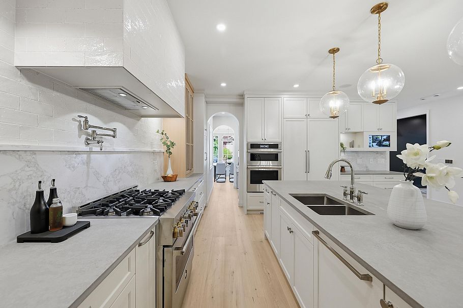 1249 Frederick Road North Vancouver, BC - 13