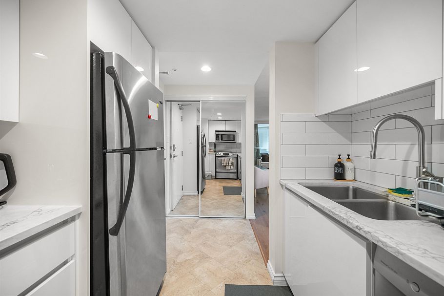 2204 183 Keefer Place Vancouver, BC - 6