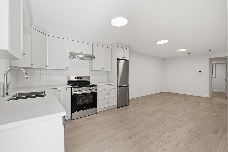 1249 Frederick Road North Vancouver, BC - 33