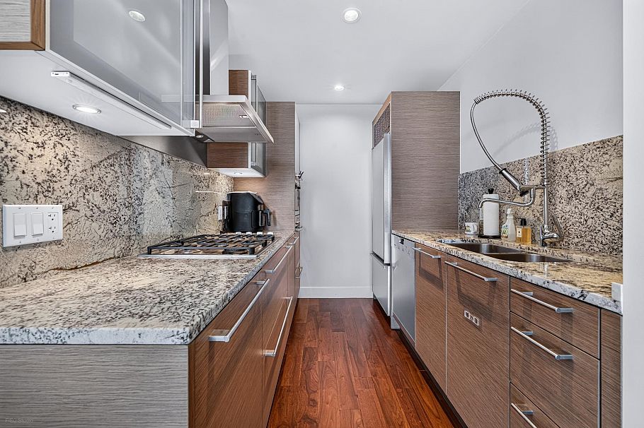 3406 1111 Alberni Street Vancouver, BC - 9