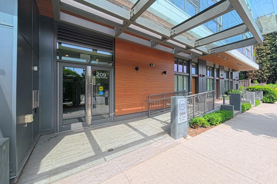 303 209 E 20th Avenue Vancouver, BC - 1