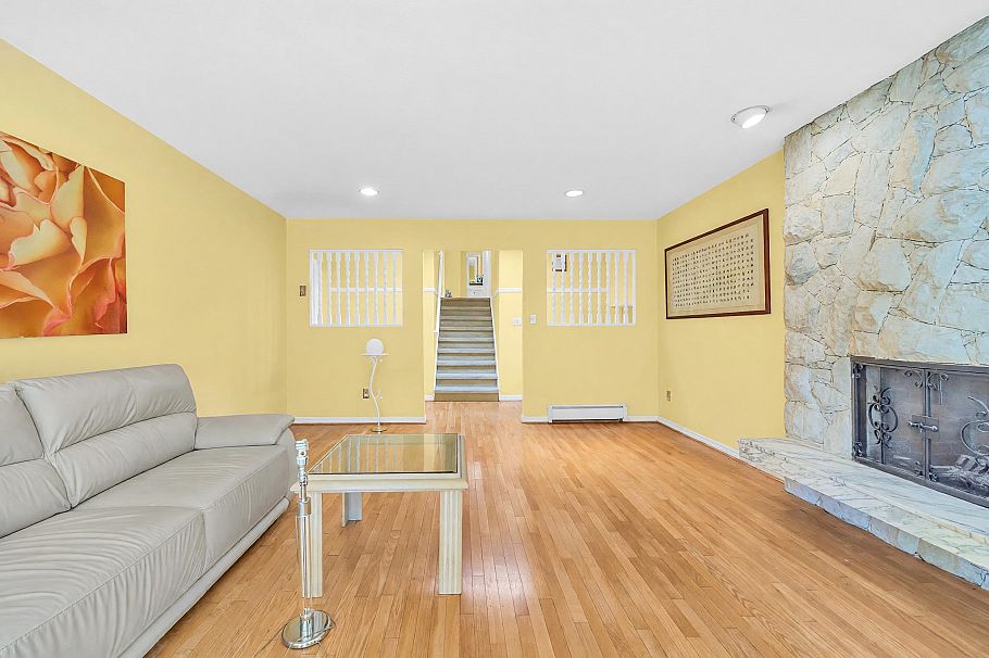 137 W Woodstock Avenue Vancouver, BC - 6