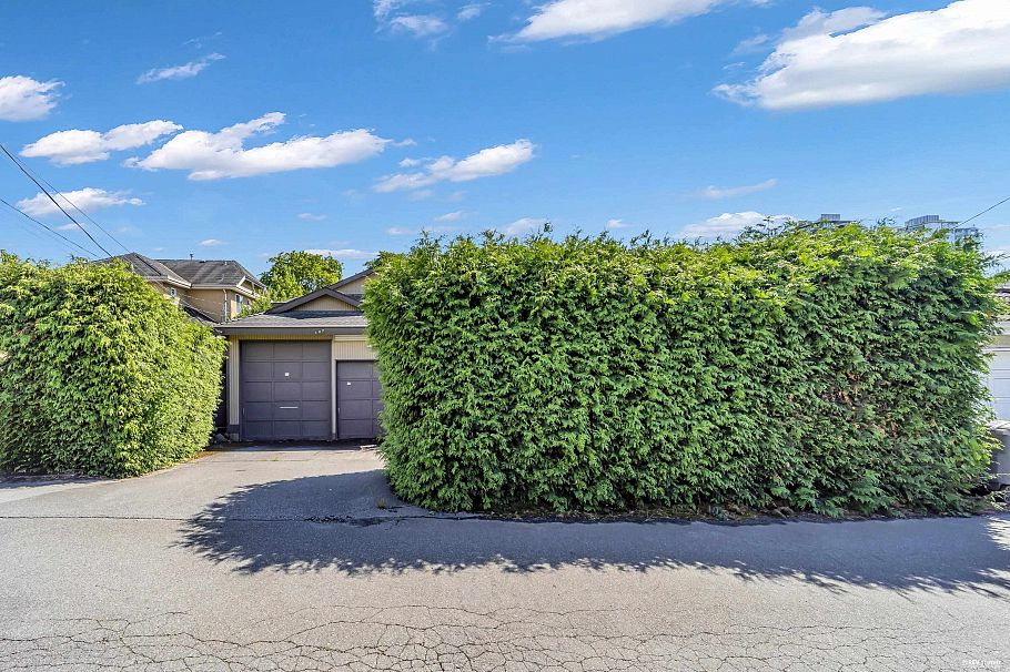 137 W Woodstock Avenue Vancouver, BC - 33