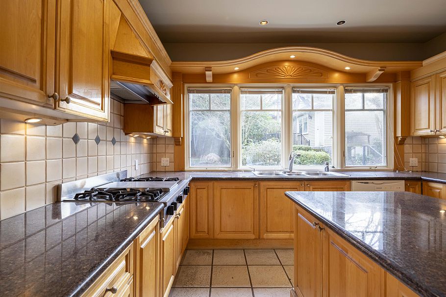 3808 W 13th Avenue Vancouver, BC - 13