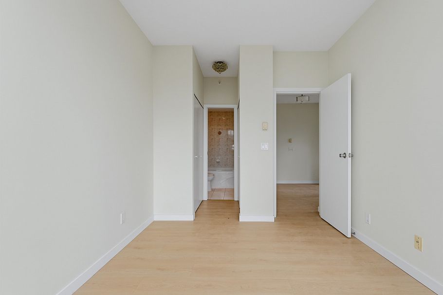 2304 1239 W Georgia Street Vancouver, BC - 2