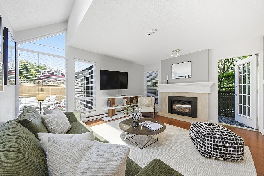 3385 W 8th Avenue Vancouver, BC - 1