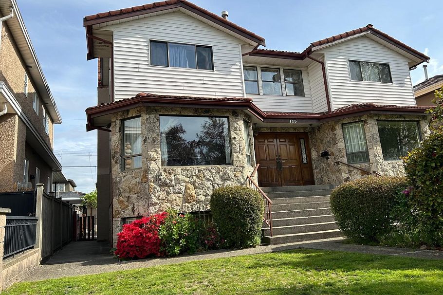 115 W 47th Avenue Vancouver, BC - 1