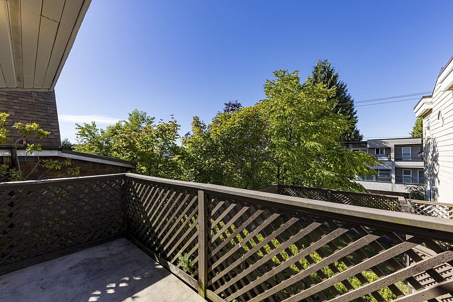 7 249 E 4th Street North Vancouver, BC - 18