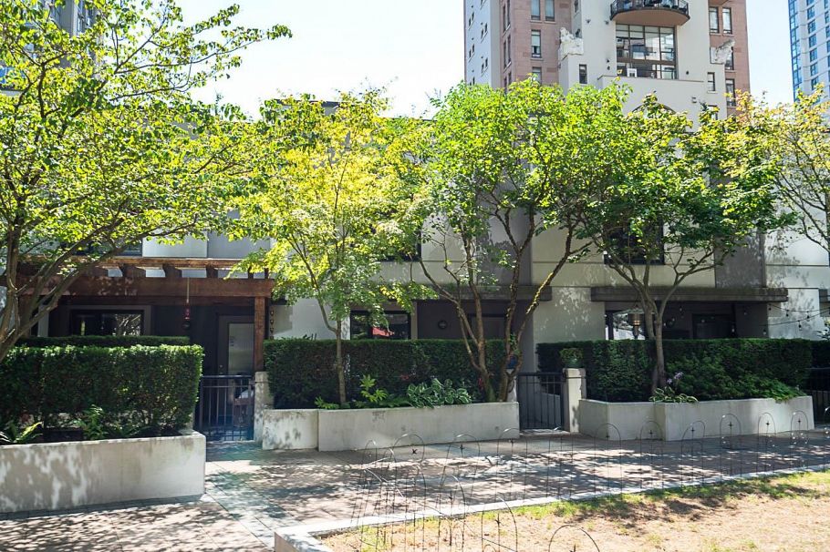 1261 Richards Street Vancouver, BC - 30