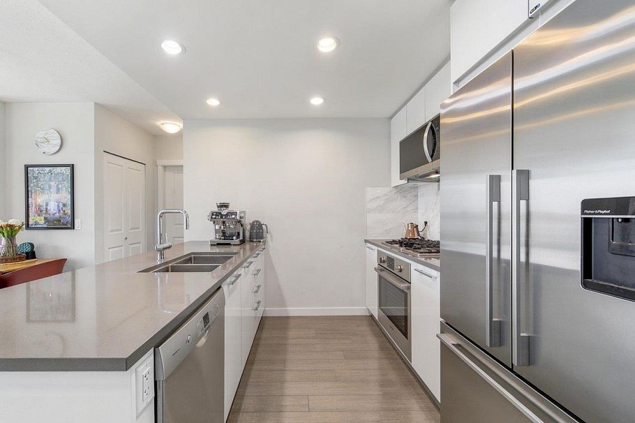 711 3281 E Kent Avenue North Vancouver, BC - 3