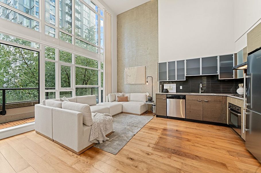 403 988 Richards Street Vancouver, BC - 3