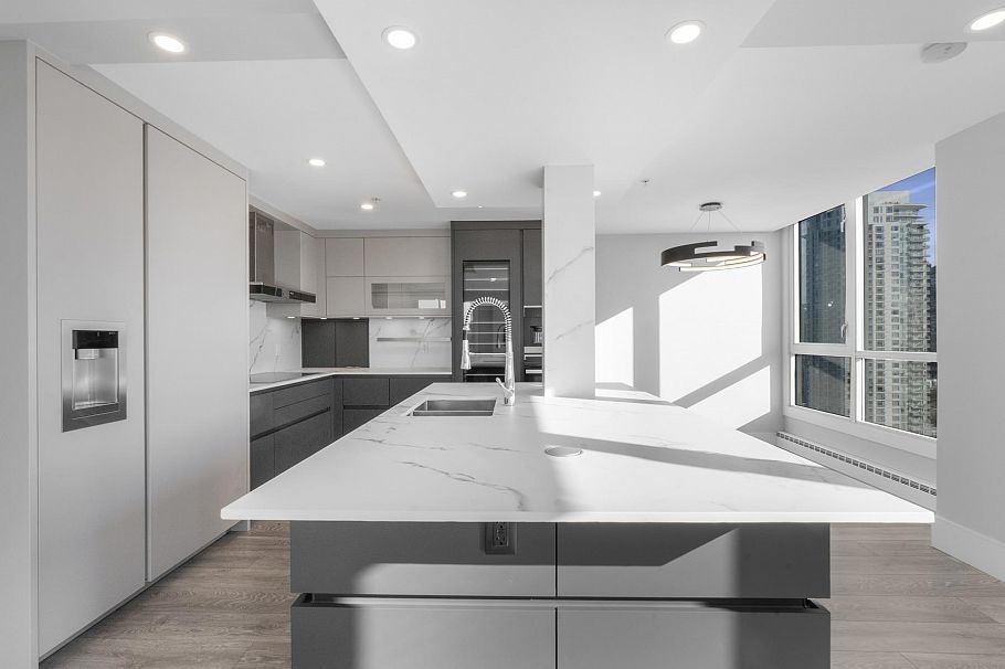 18A 199 Drake Street Vancouver, BC - 18
